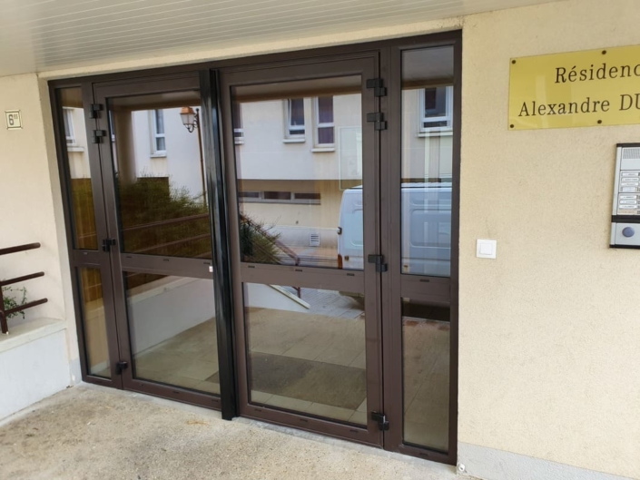 Porte de Hall en aluminium à Crepy en Valois, Oise