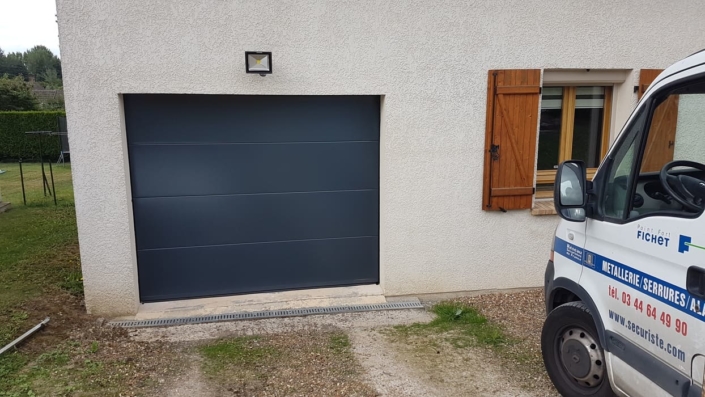 Porte de garage sectionnelle, Chantilly, Oise